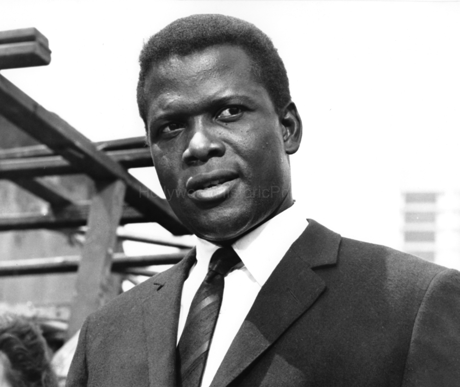 Sidney Poitier 1982 At Columbia Studios while directing Hanky Panky with Gene Wilder.jpg
